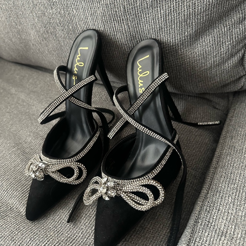 Lulu's Black Heels with Rhinestone Bow